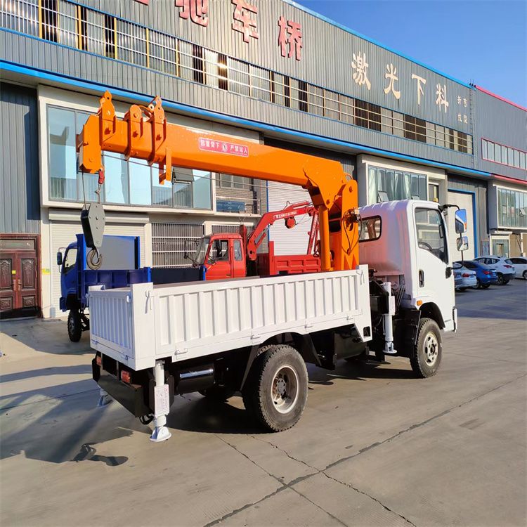 曲阳县三轮随车吊定制 农用改装机自备吊中瑞长期出售