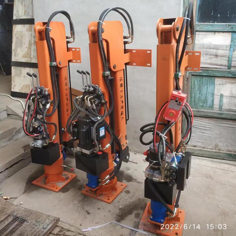 曲阳县重汽蓝牌随车吊 3.2吨 国六动力强 液压驱动 农用自卸起重机